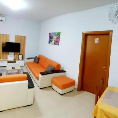 Skanderbeg Square Apartamento